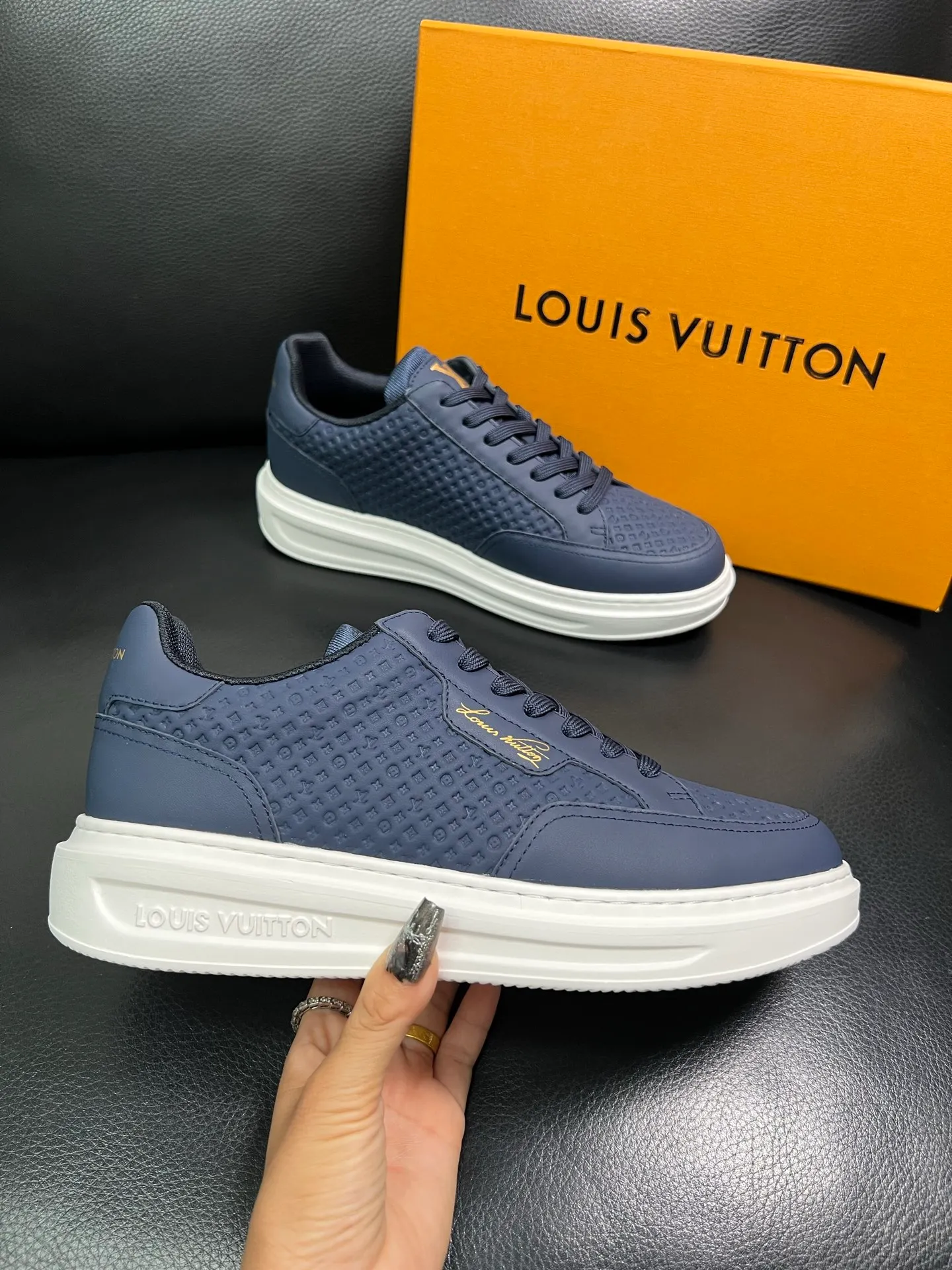 Men's shoes 💰740 Lv high quality top crafts Louis Vuitton sports shoes counter synchronized with original factory configuration, uppers imported from Italy, high-quality splicing colorful complex crafts, imported mesh pads soft and comfortable, soles: original soles specially provided by the original factory, T men's shoes 💰U exclusive movable molded soles super comfortable, original factory and single goods, welcome to compare, code number 38-44 (customized 45) 85867